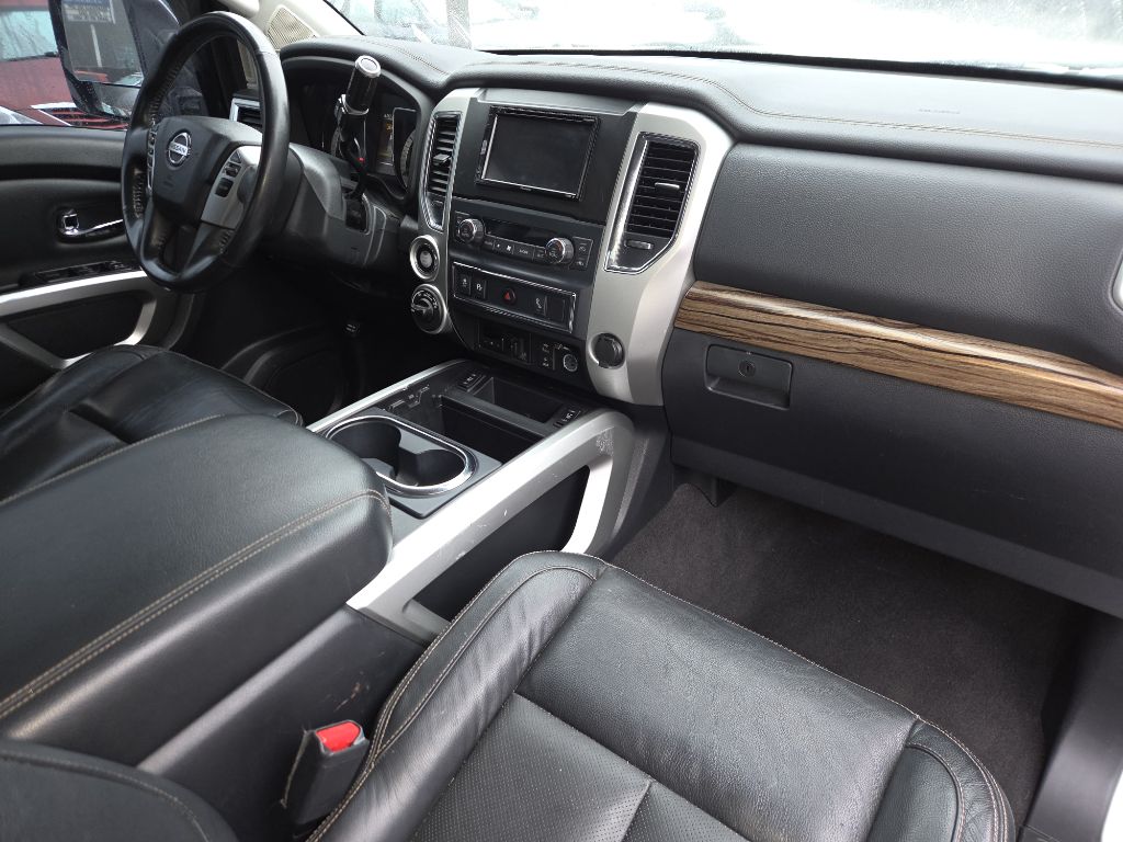 Photo 13 of this NISSAN TITAN XD