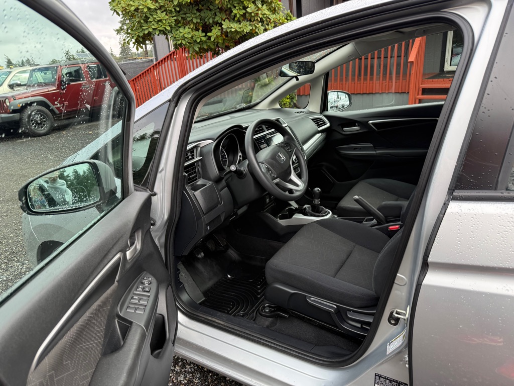 Photo 9 of this HONDA FIT