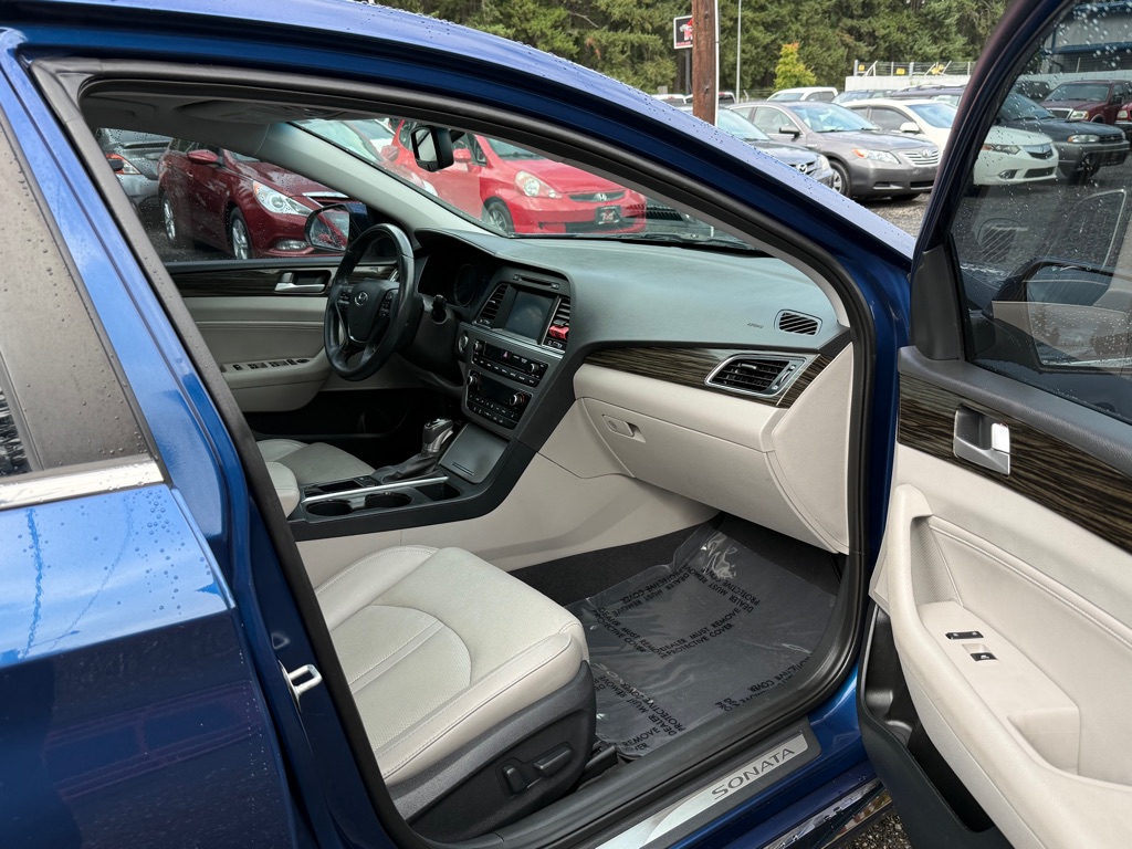 Photo 12 of this HYUNDAI SONATA