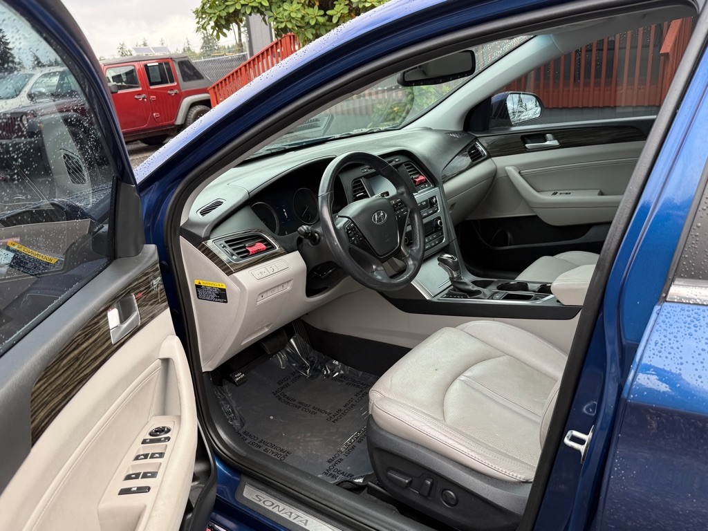Photo 9 of this HYUNDAI SONATA