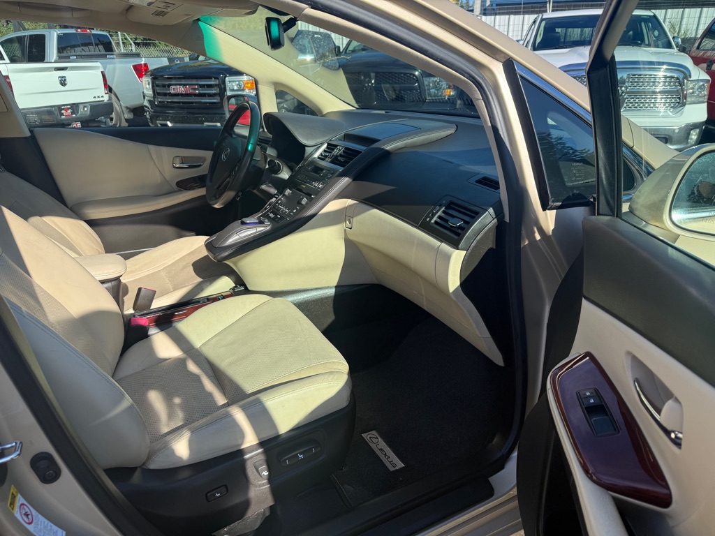 Photo 12 of this LEXUS HS 250H