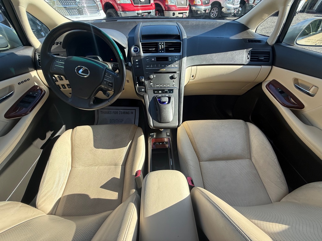 Photo 13 of this LEXUS HS 250H
