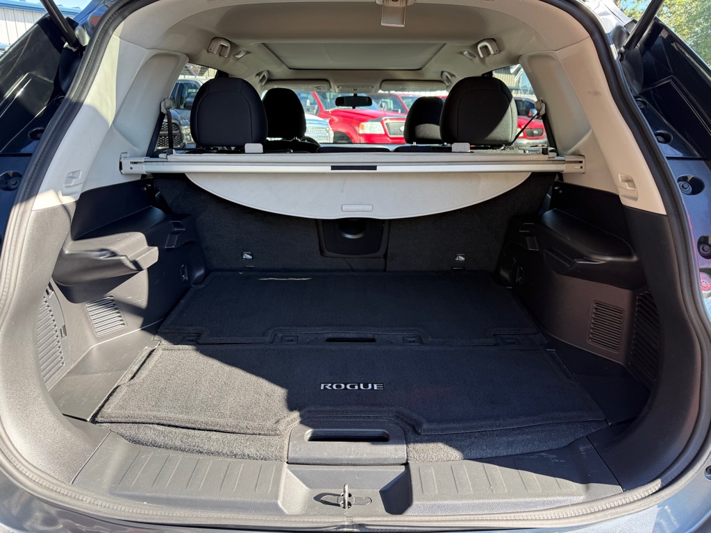 Photo 11 of this NISSAN ROGUE
