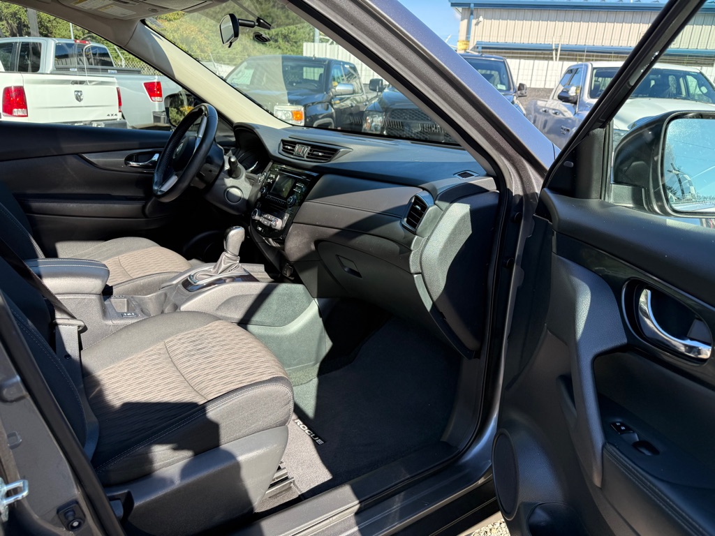 Photo 13 of this NISSAN ROGUE