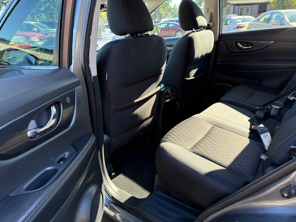 Photo 10 of this NISSAN ROGUE