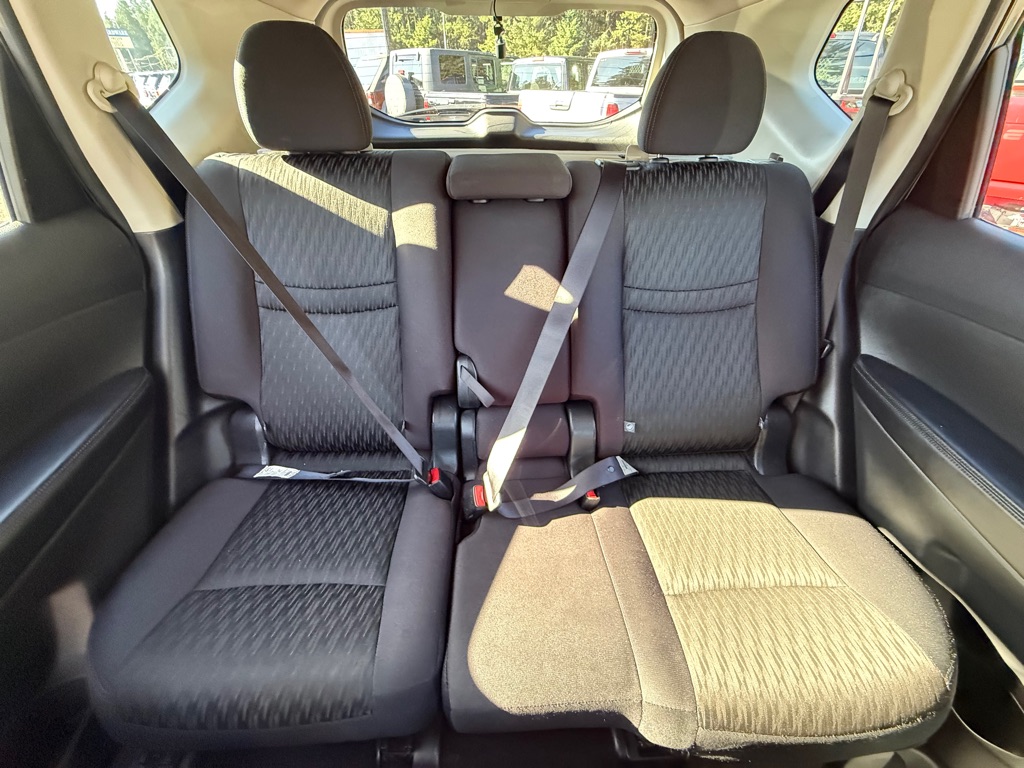Photo 16 of this NISSAN ROGUE