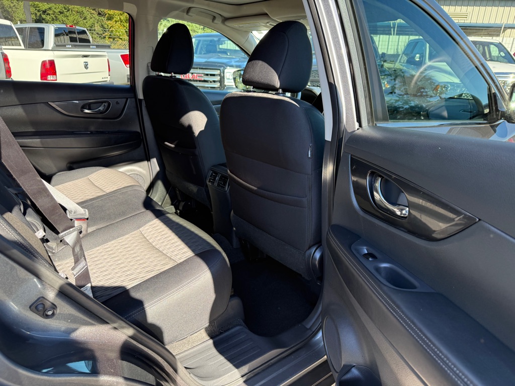 Photo 12 of this NISSAN ROGUE