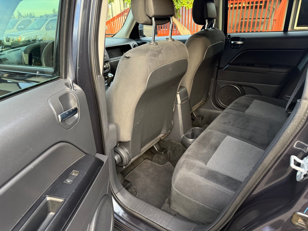 Photo 10 of this JEEP PATRIOT