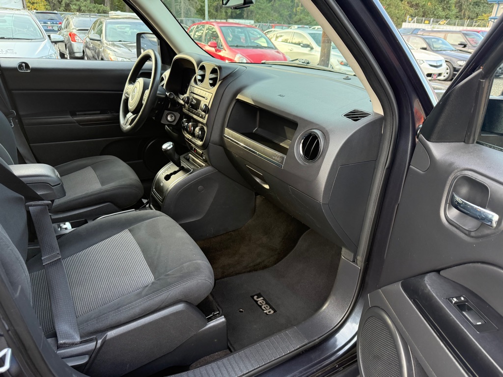 Photo 13 of this JEEP PATRIOT