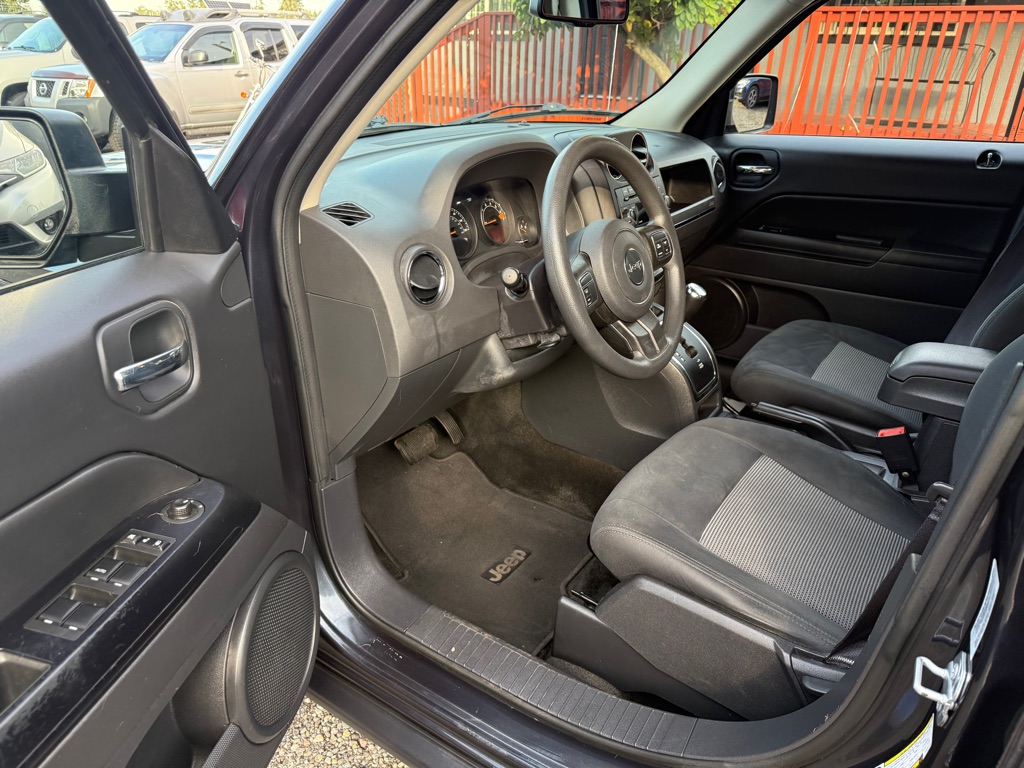 Photo 9 of this JEEP PATRIOT