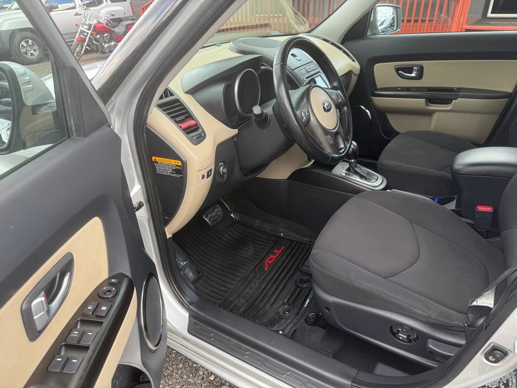 Photo 9 of this KIA SOUL