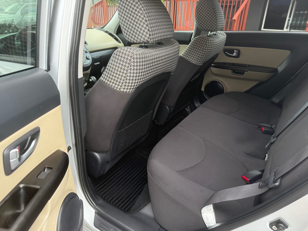 Photo 10 of this KIA SOUL