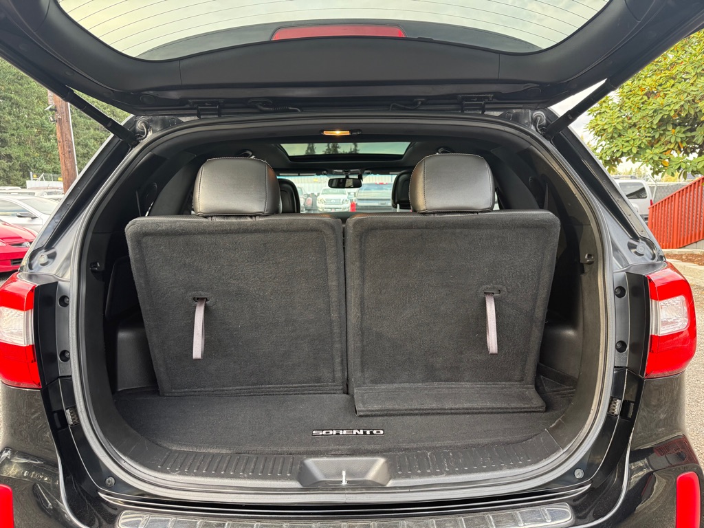 Photo 11 of this KIA SORENTO