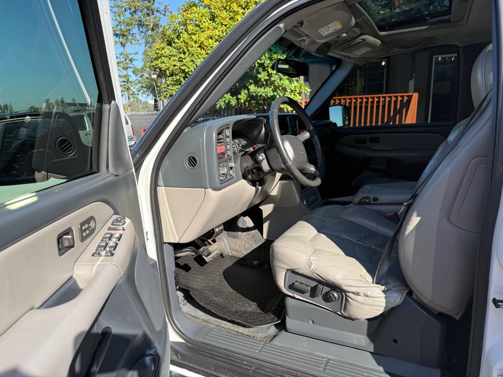Photo 10 of this CHEVROLET TAHOE