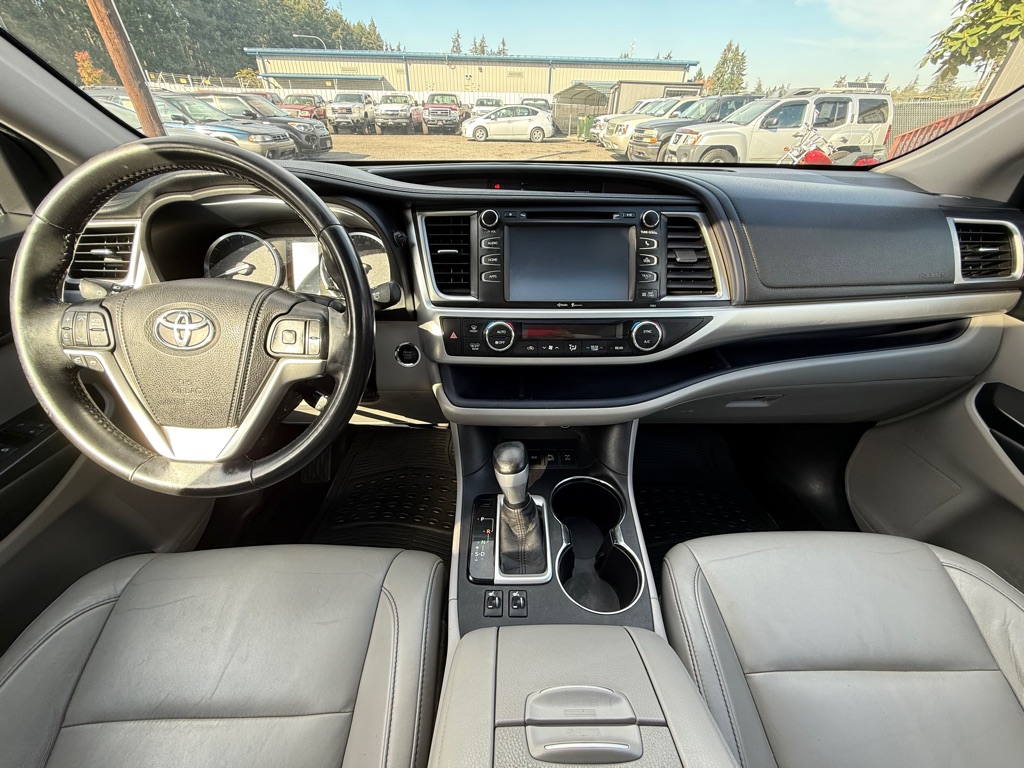 Photo 19 of this TOYOTA HIGHLANDER