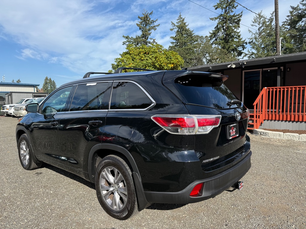 Photo 6 of this TOYOTA HIGHLANDER