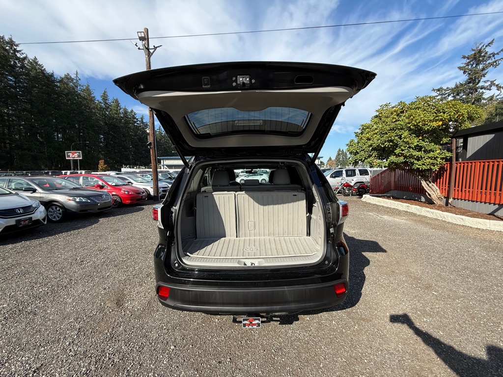 Photo 12 of this TOYOTA HIGHLANDER