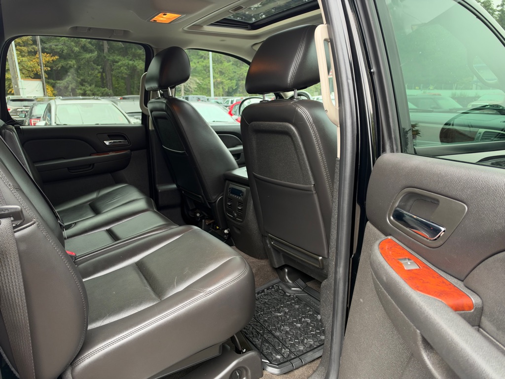 Photo 11 of this CHEVROLET AVALANCHE