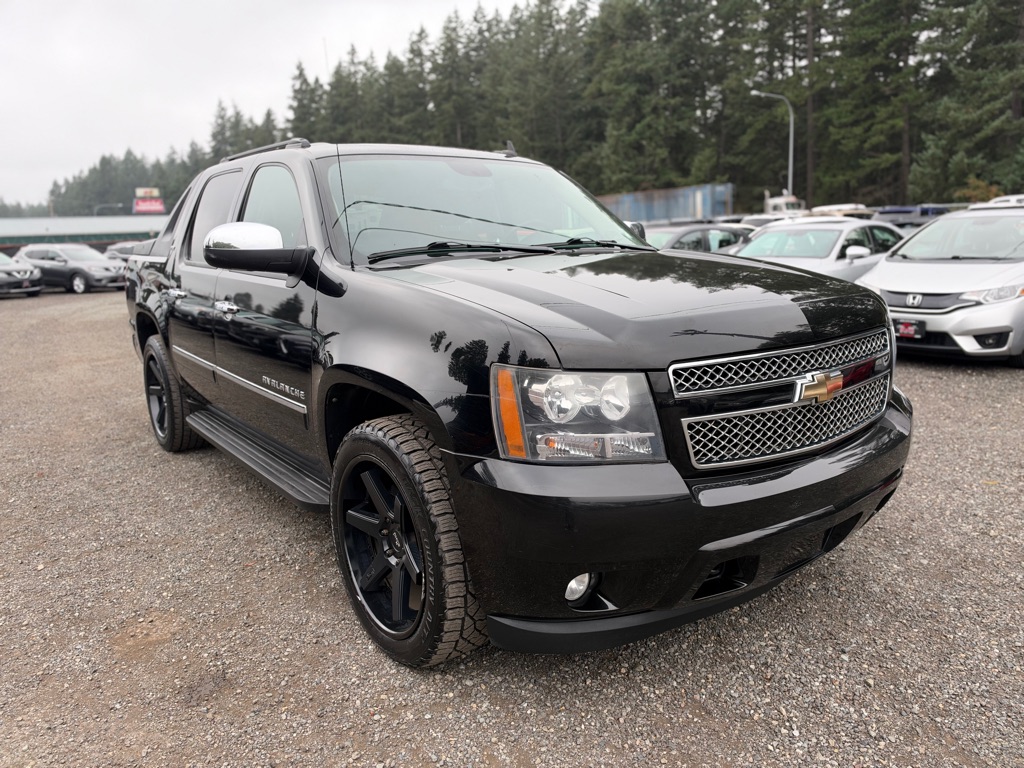 Photo 2 of this CHEVROLET AVALANCHE