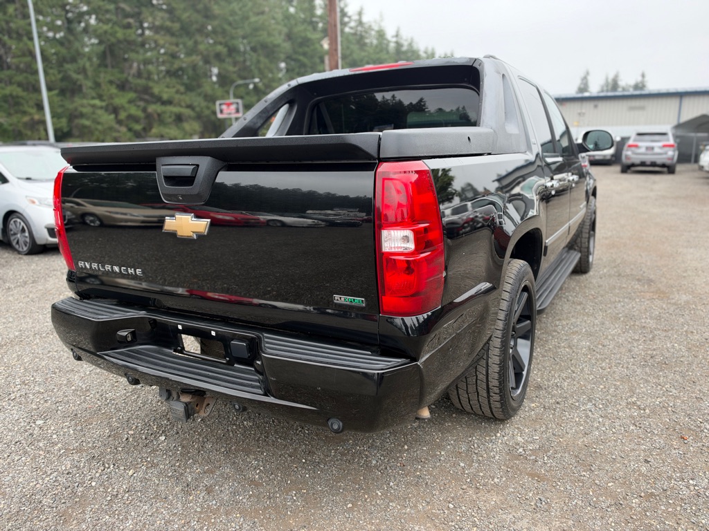 Photo 8 of this CHEVROLET AVALANCHE