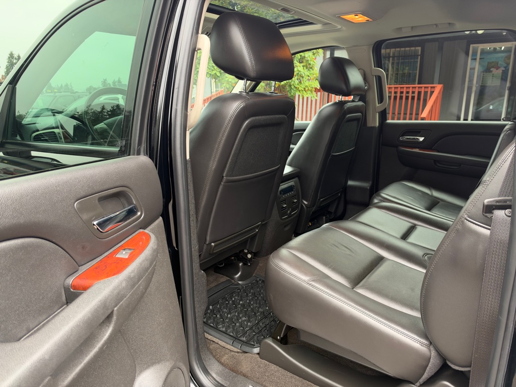 Photo 10 of this CHEVROLET AVALANCHE