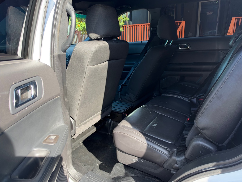 Photo 10 of this FORD EXPLORER