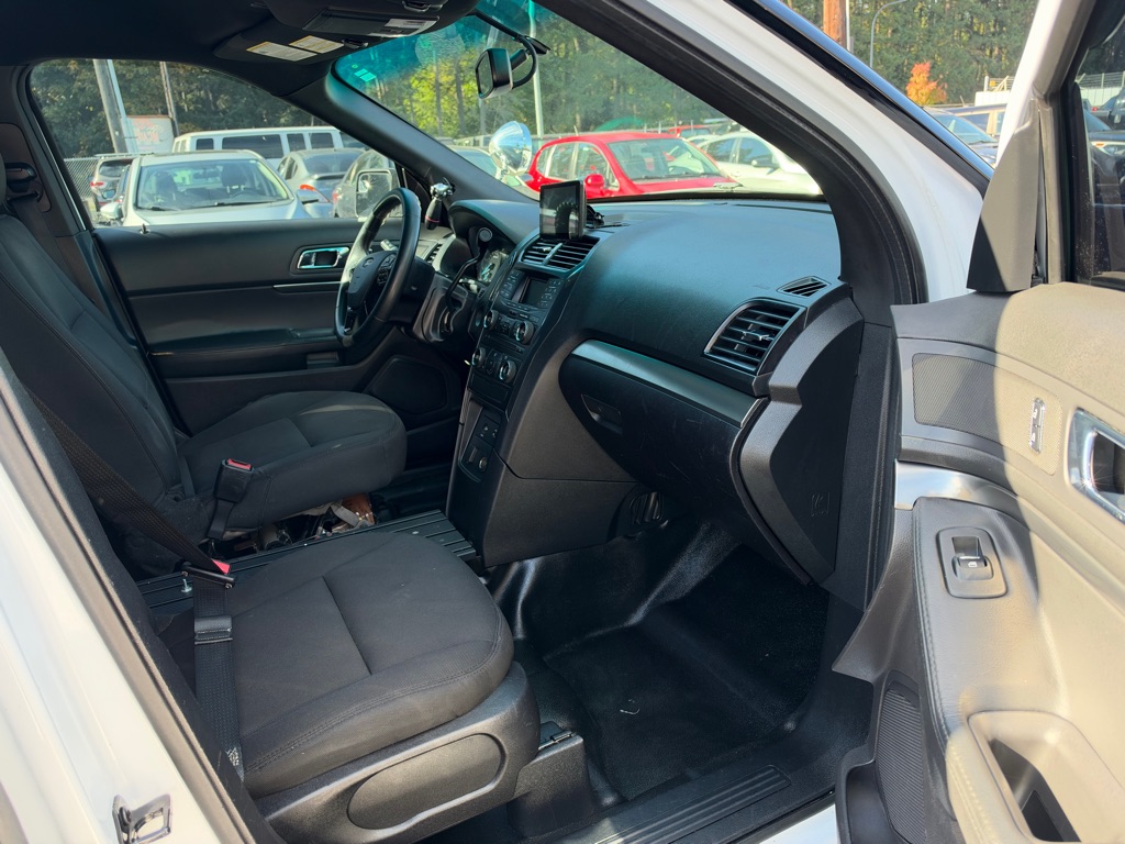 Photo 12 of this FORD EXPLORER