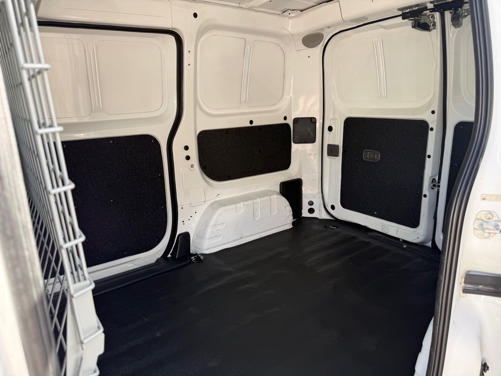 Photo 14 of this NISSAN NV200