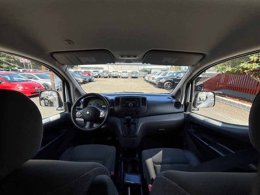 Photo 20 of this NISSAN NV200
