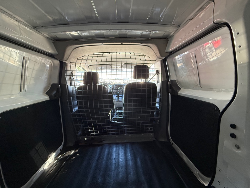 Photo 19 of this NISSAN NV200
