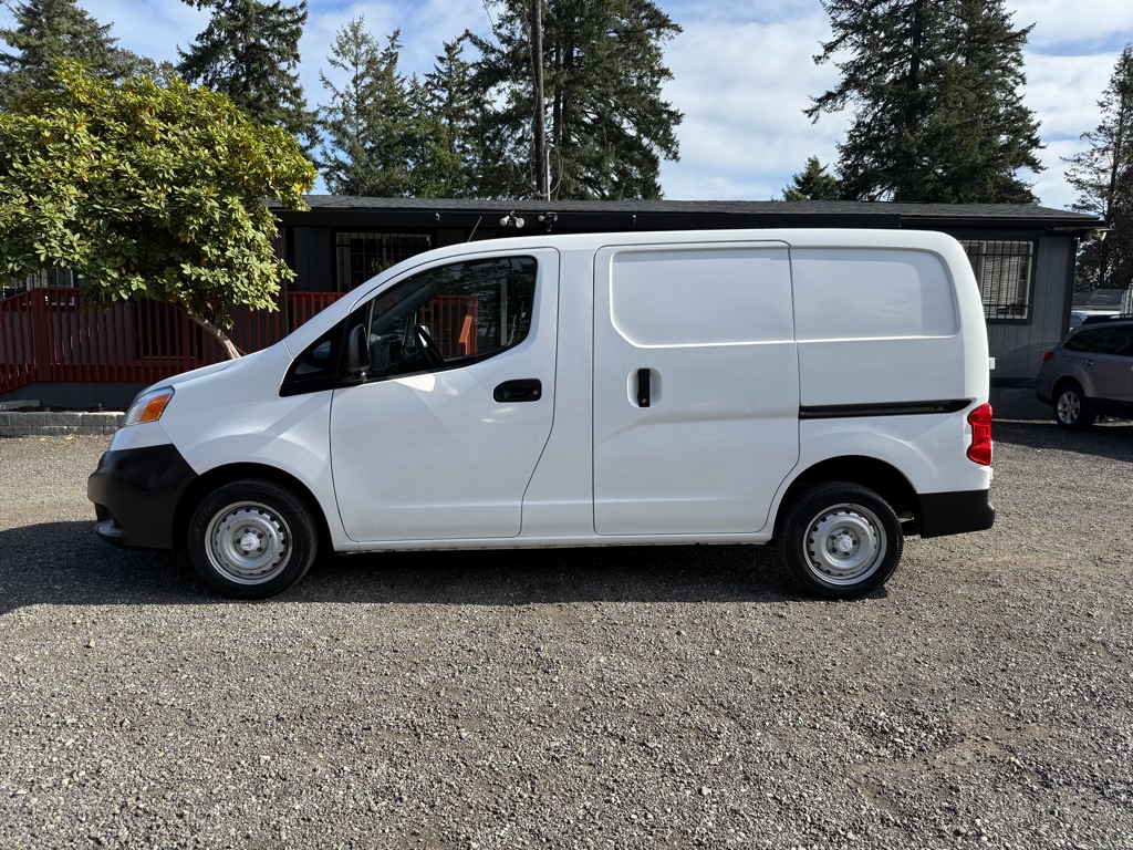 Photo 9 of this NISSAN NV200