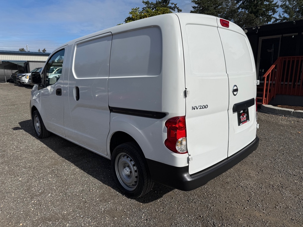 Photo 10 of this NISSAN NV200
