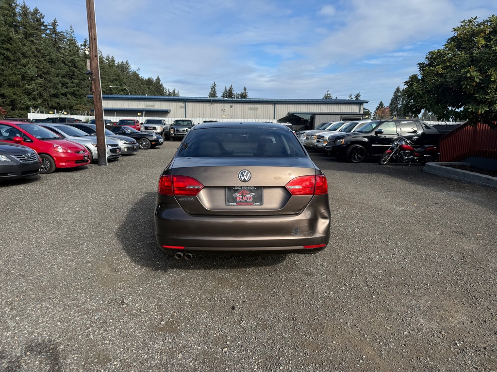 Photo 7 of this VOLKSWAGEN JETTA