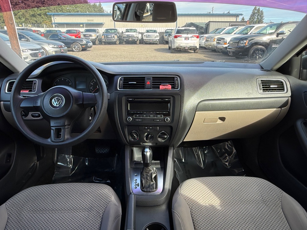 Photo 13 of this VOLKSWAGEN JETTA