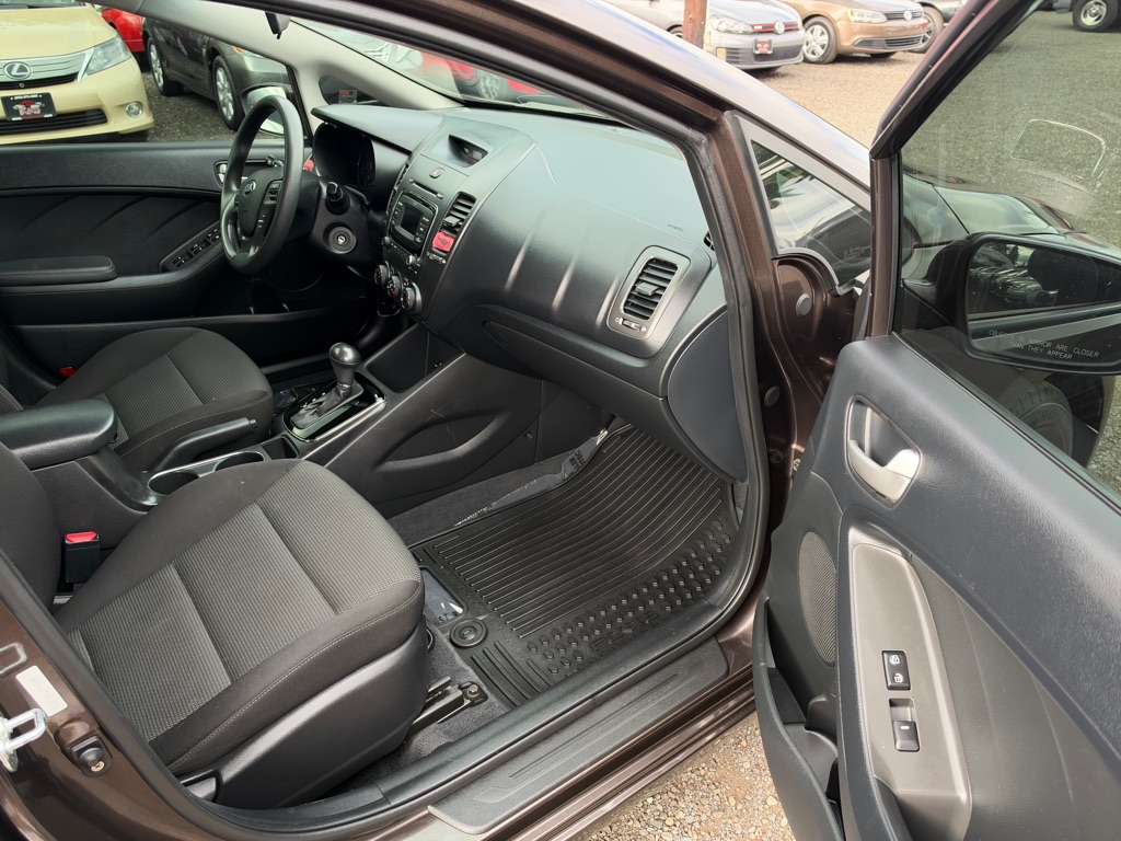 Photo 12 of this KIA FORTE