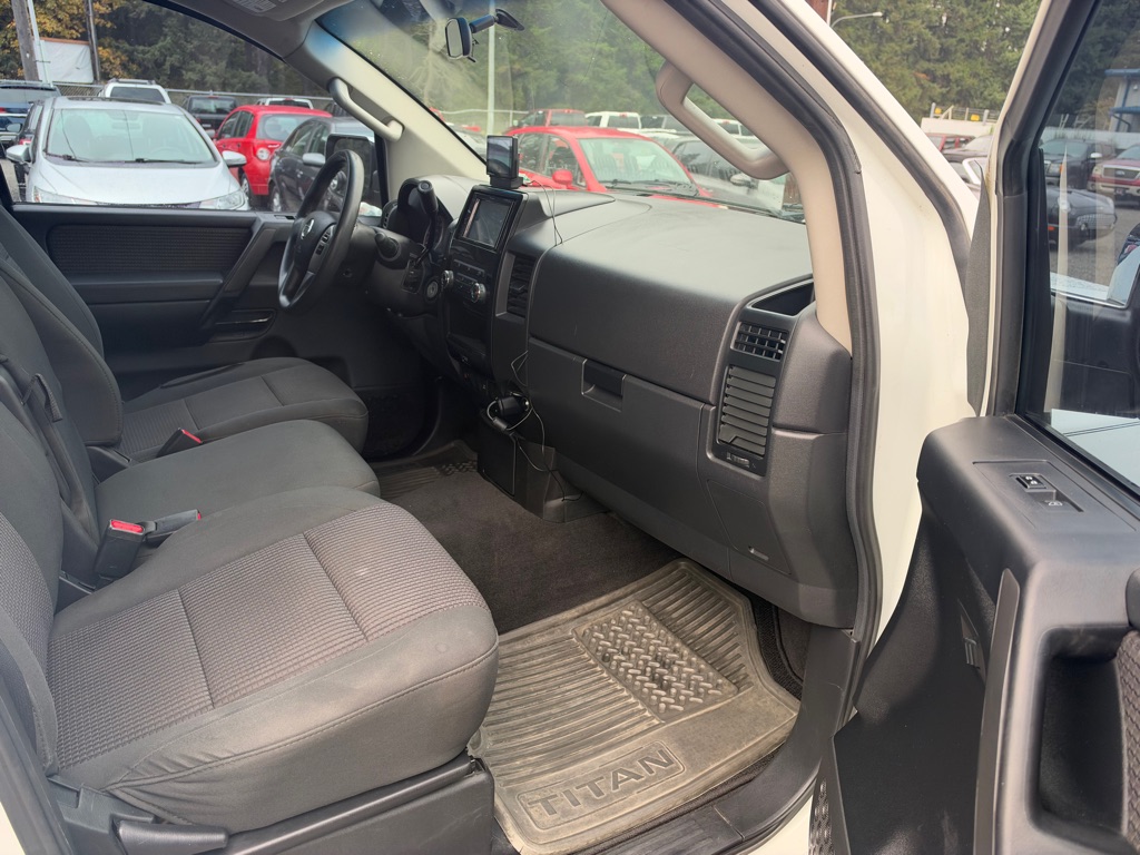 Photo 12 of this NISSAN TITAN
