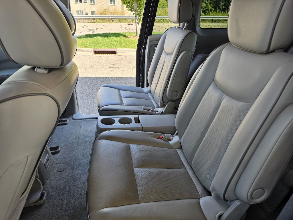 Photo 18 of this NISSAN QUEST
