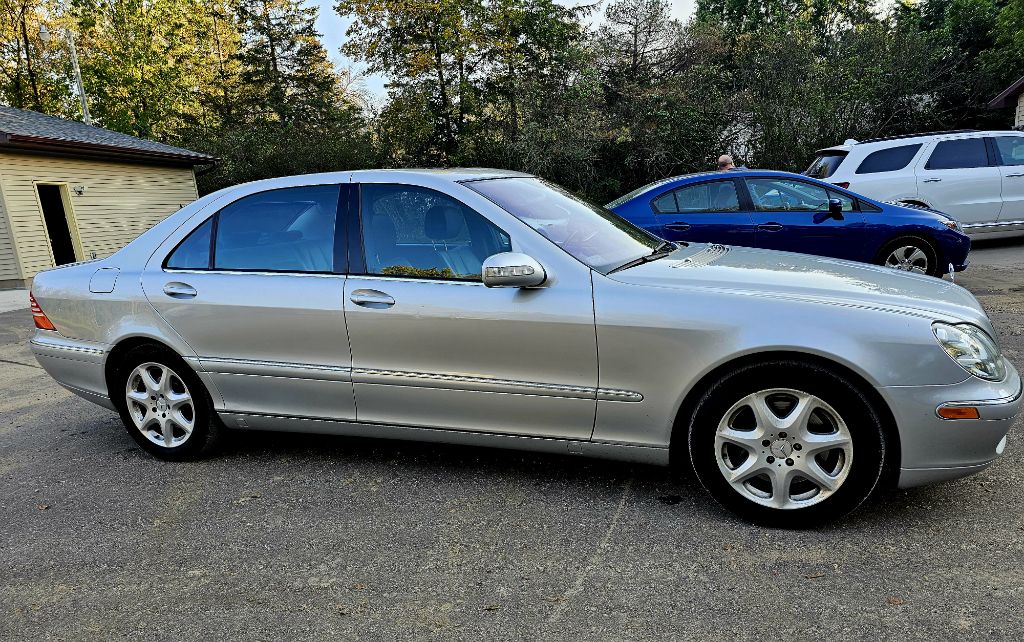 Photo 10 of this MERCEDES-BENZ S-CLASS