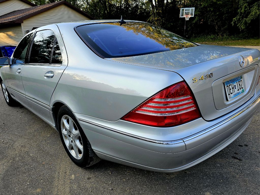 Photo 14 of this MERCEDES-BENZ S-CLASS