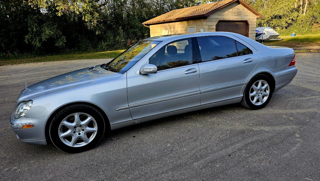 Photo 8 of this MERCEDES-BENZ S-CLASS