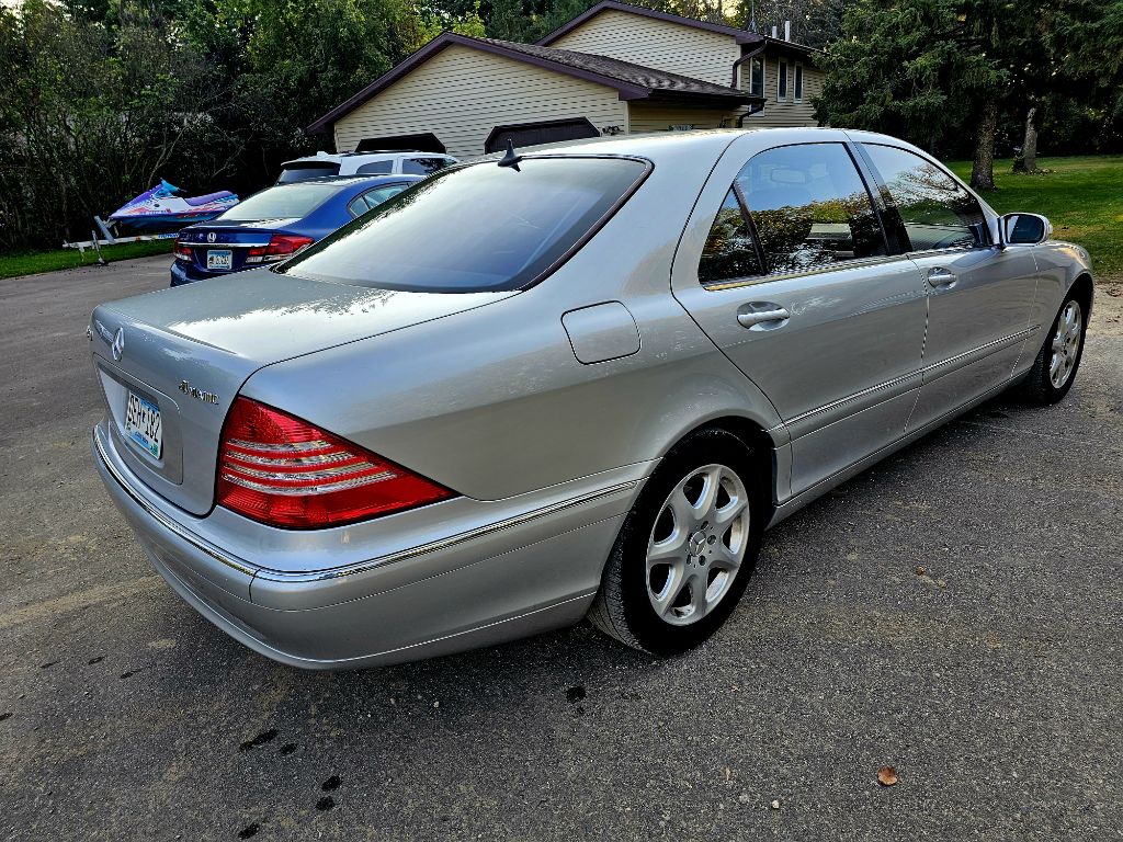 Photo 13 of this MERCEDES-BENZ S-CLASS