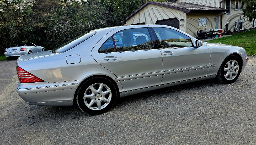 Photo 11 of this MERCEDES-BENZ S-CLASS