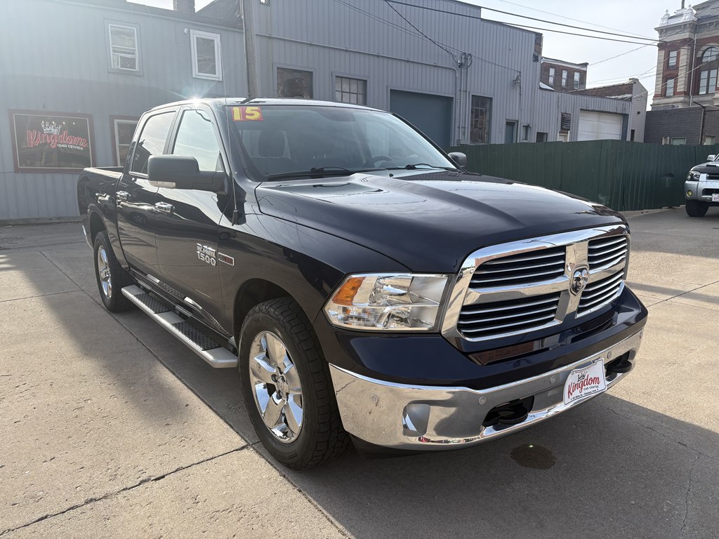 2015 RAM 1500 SLT Crew Cab 4WD