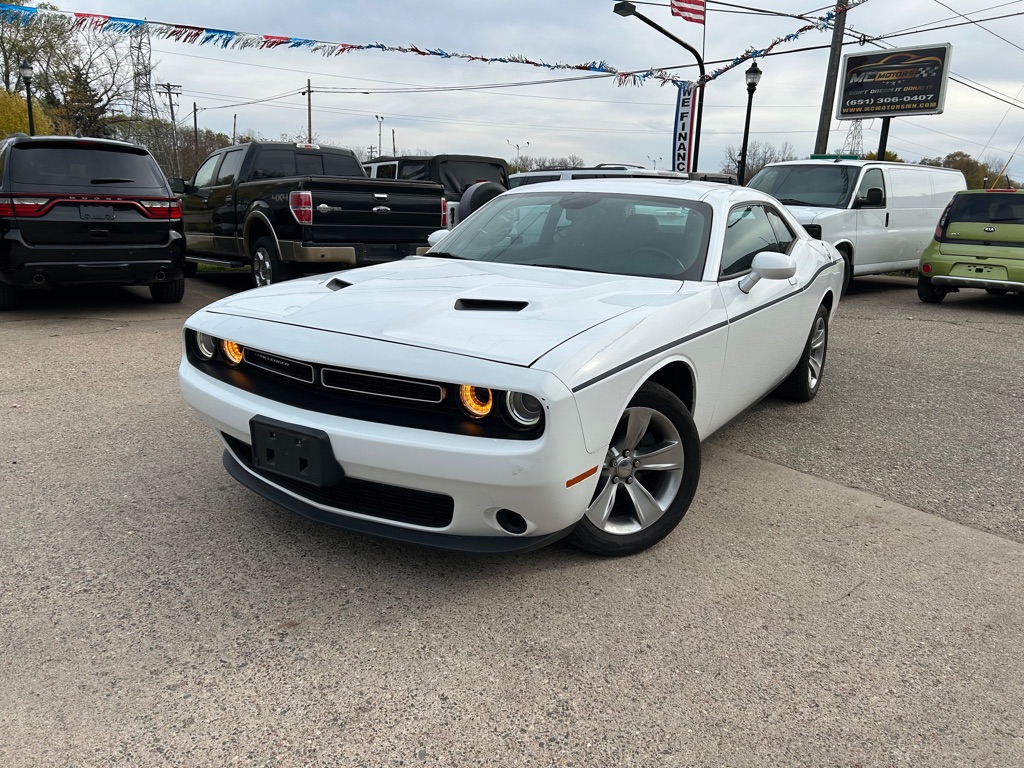 2015 DODGE CHALLENGER SXT's photo