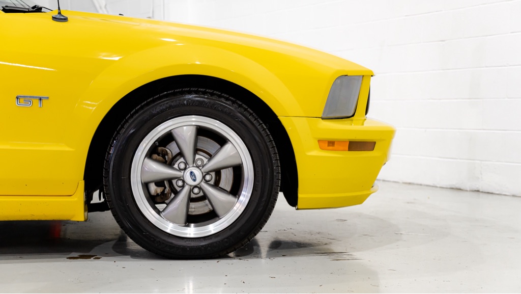 FORD MUSTANG 2005 FORD MUSTANG 1ZVFT82H855142011