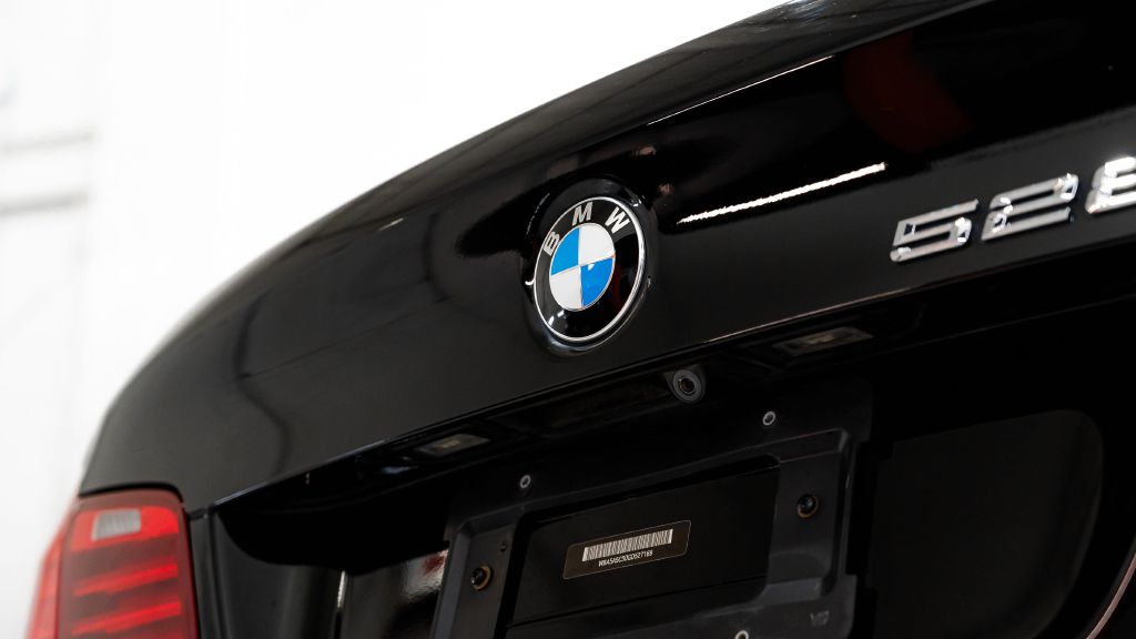 BMW 528 2016 BMW 528 WBA5A5C50GD527169