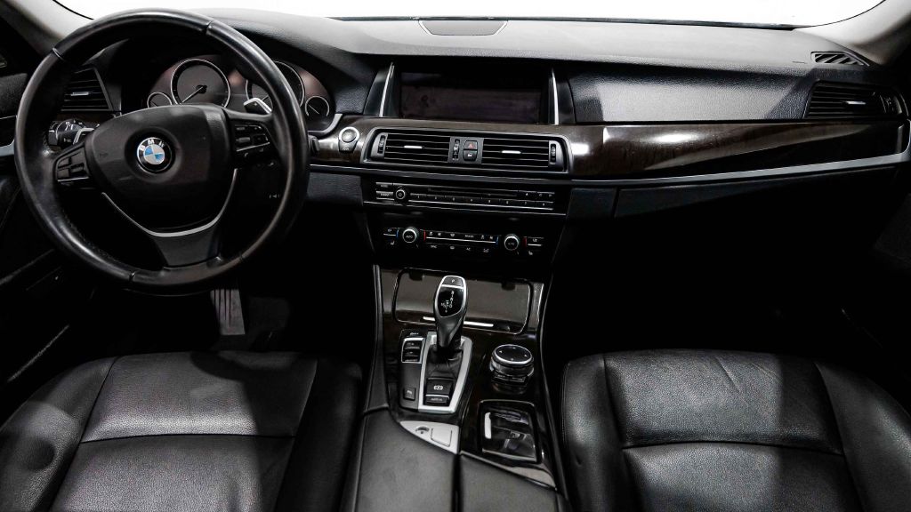 BMW 528 2016 BMW 528 WBA5A5C50GD527169