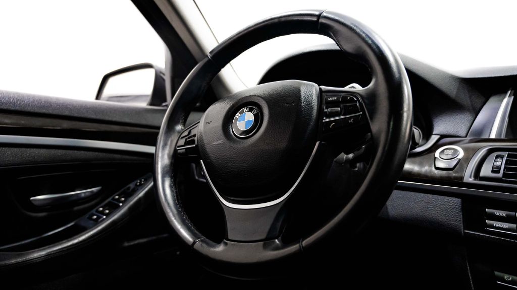 BMW 528 2016 BMW 528 WBA5A5C50GD527169