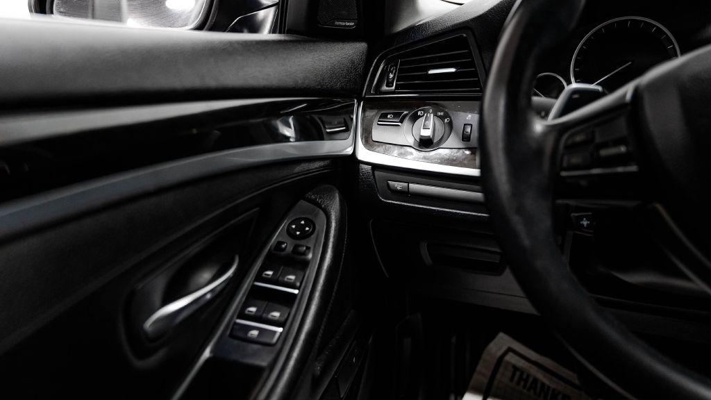 BMW 528 2016 BMW 528 WBA5A5C50GD527169